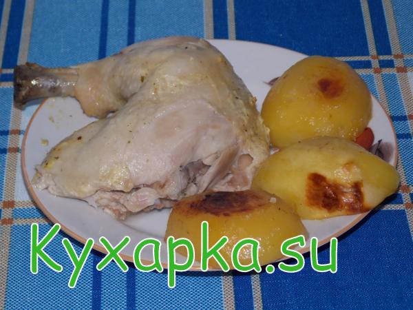 Курица запеченная в рукаве с картофелем 