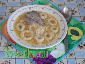 Суп с домашней лапшой и свиной рулькой