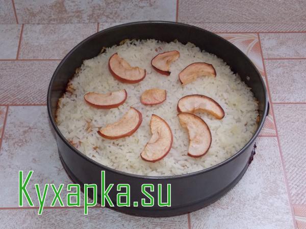 Запеканка рисовая с яблоком 