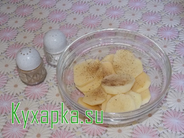 Горячая закуска из картофеля и шпика 